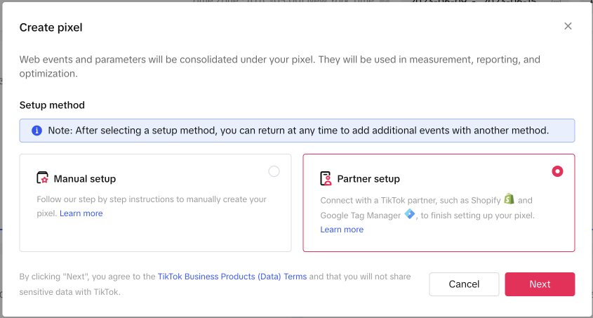 Официальная иллюстрация окна Create pixel: Manual setup и Partner setup. Статья TikTok об интеграции Adobe, февраль 2025; актуальное окно аккаунта может отличаться.